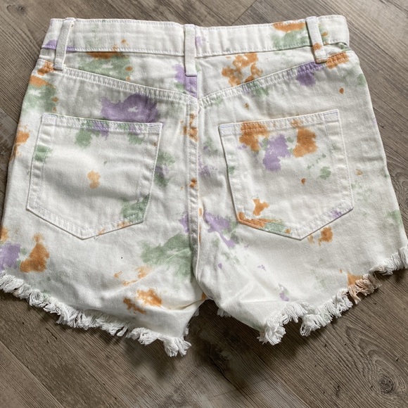 High Rise Shorts - Picture 2 of 3